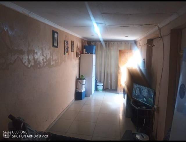 8 BEDROOM HOUSE FOR SALE IN VILLA LIZA